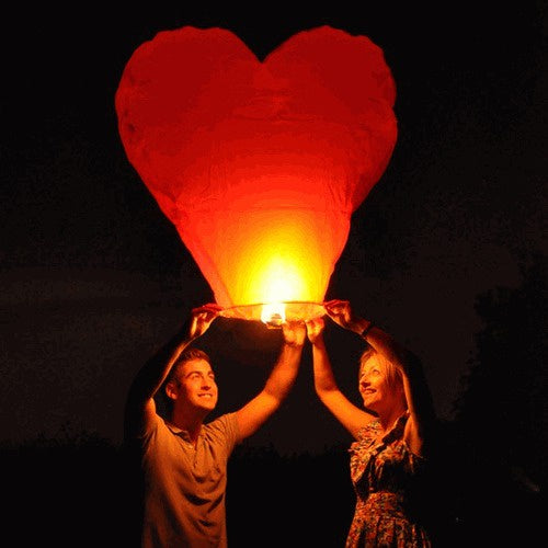HEART-SHAPED FLYING LANTERNS: 10-PACK